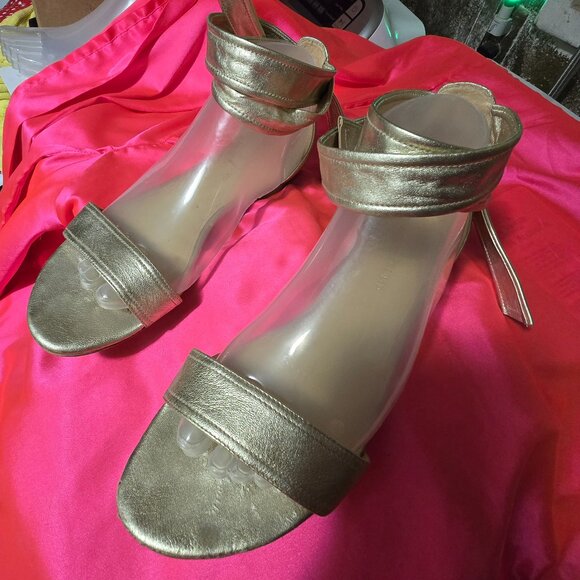 Shoes - Picture 1 of 7